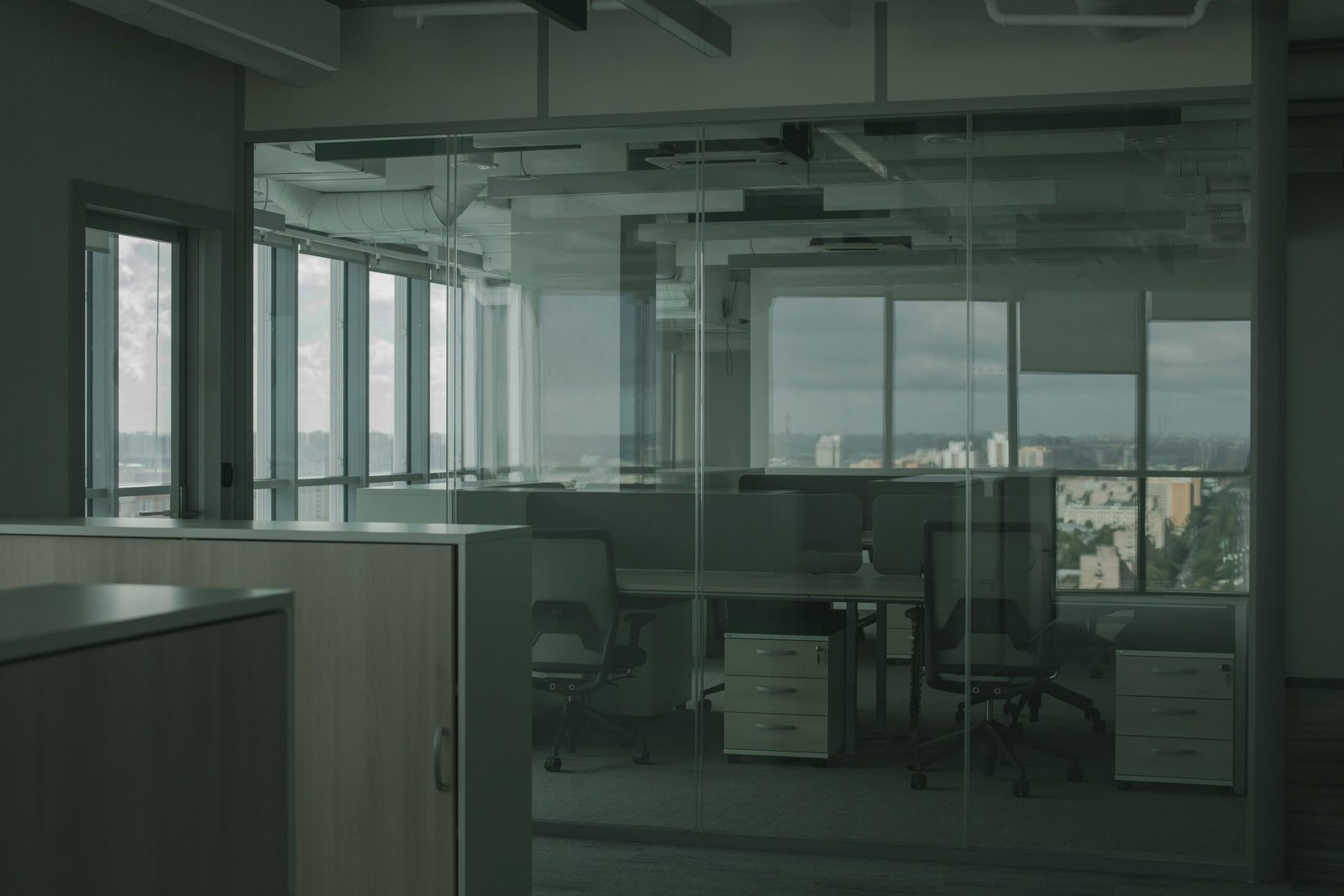 Glass partitions Dubai