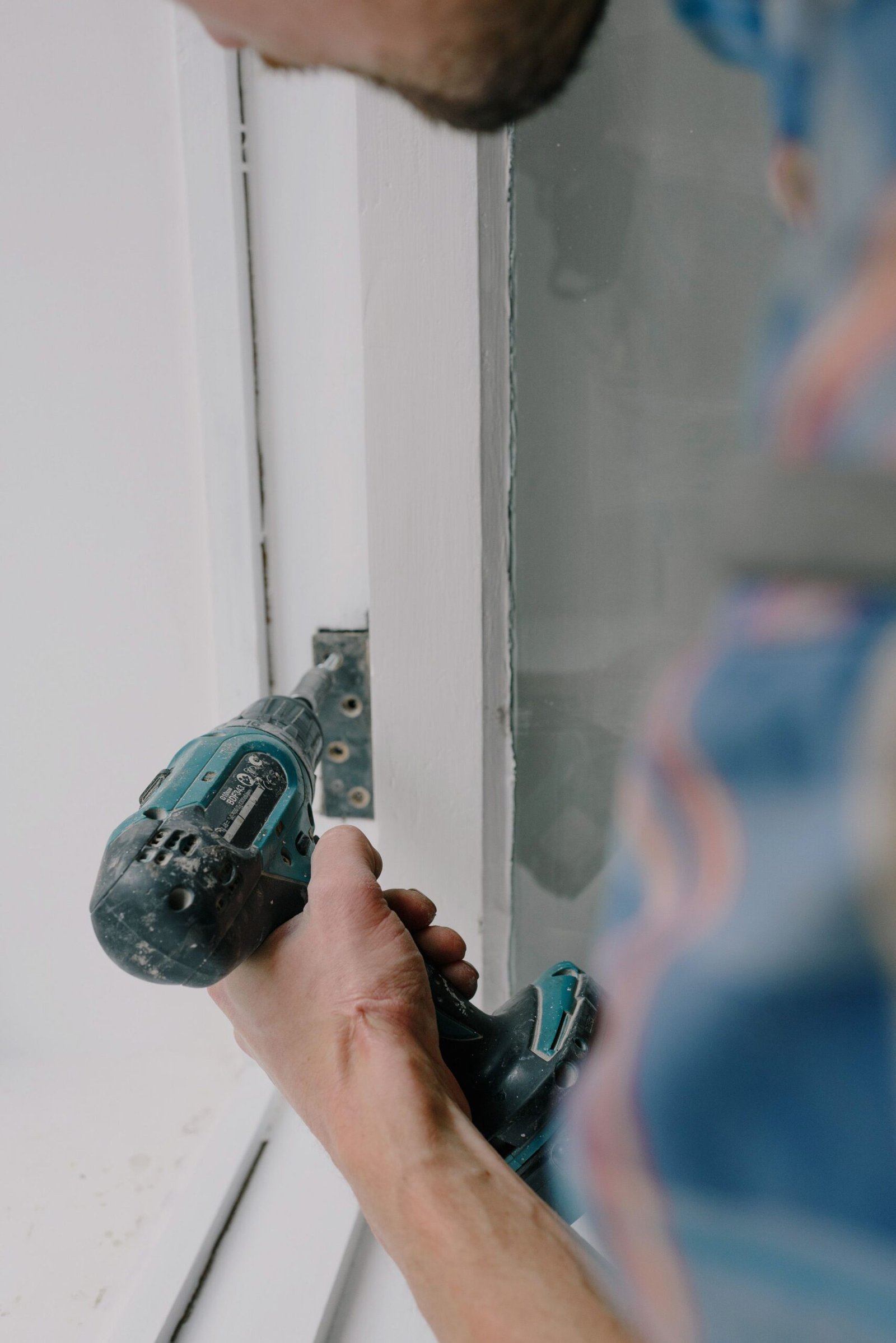 Aluminium and glass repair and maintenance Dubai